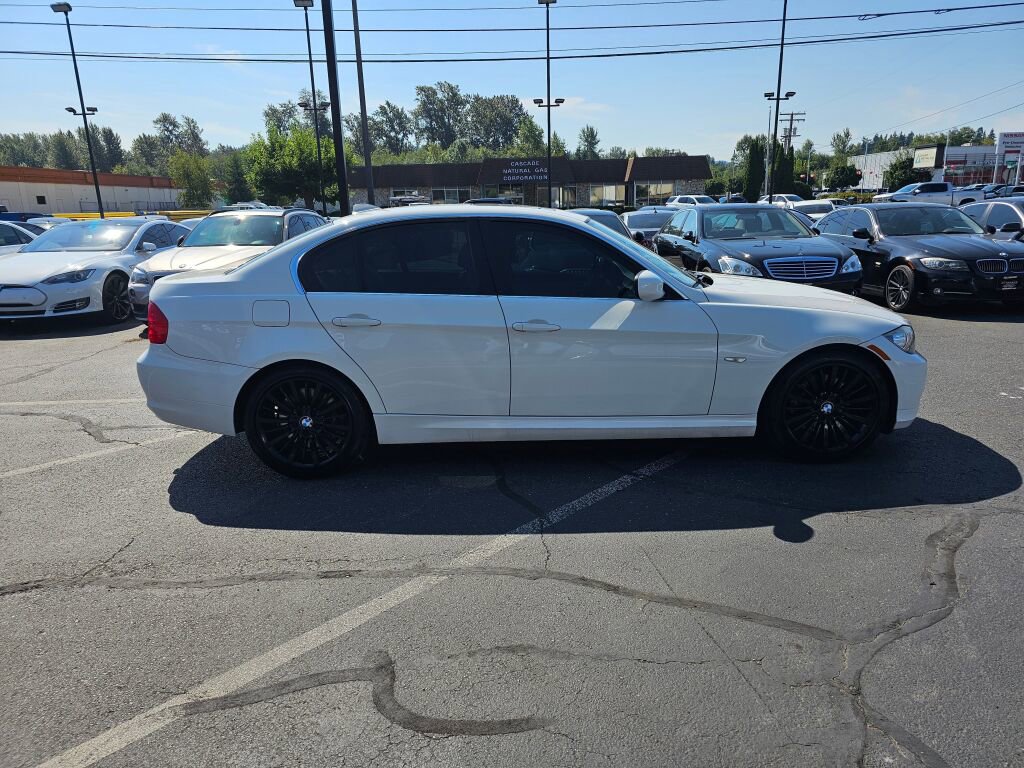 Used 2011 BMW 335i Sedan image 4