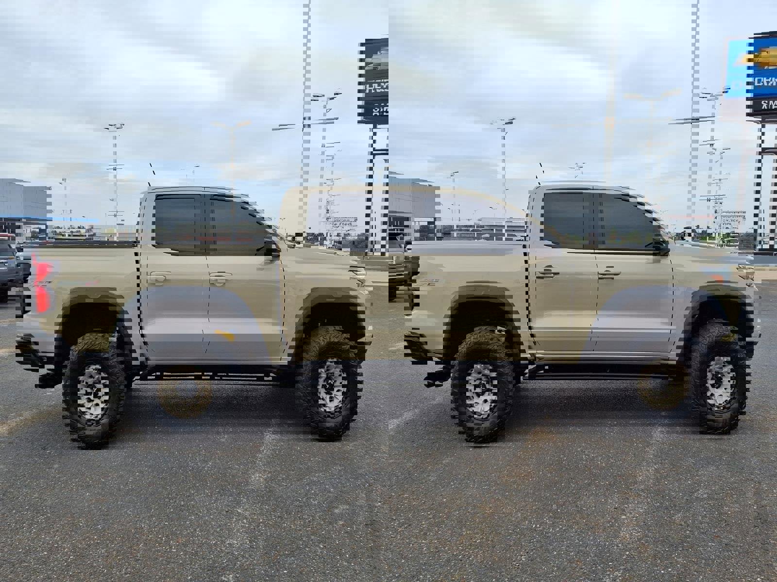 Used 2024 Chevrolet Colorado ZR2 w/ Technology Package image 26