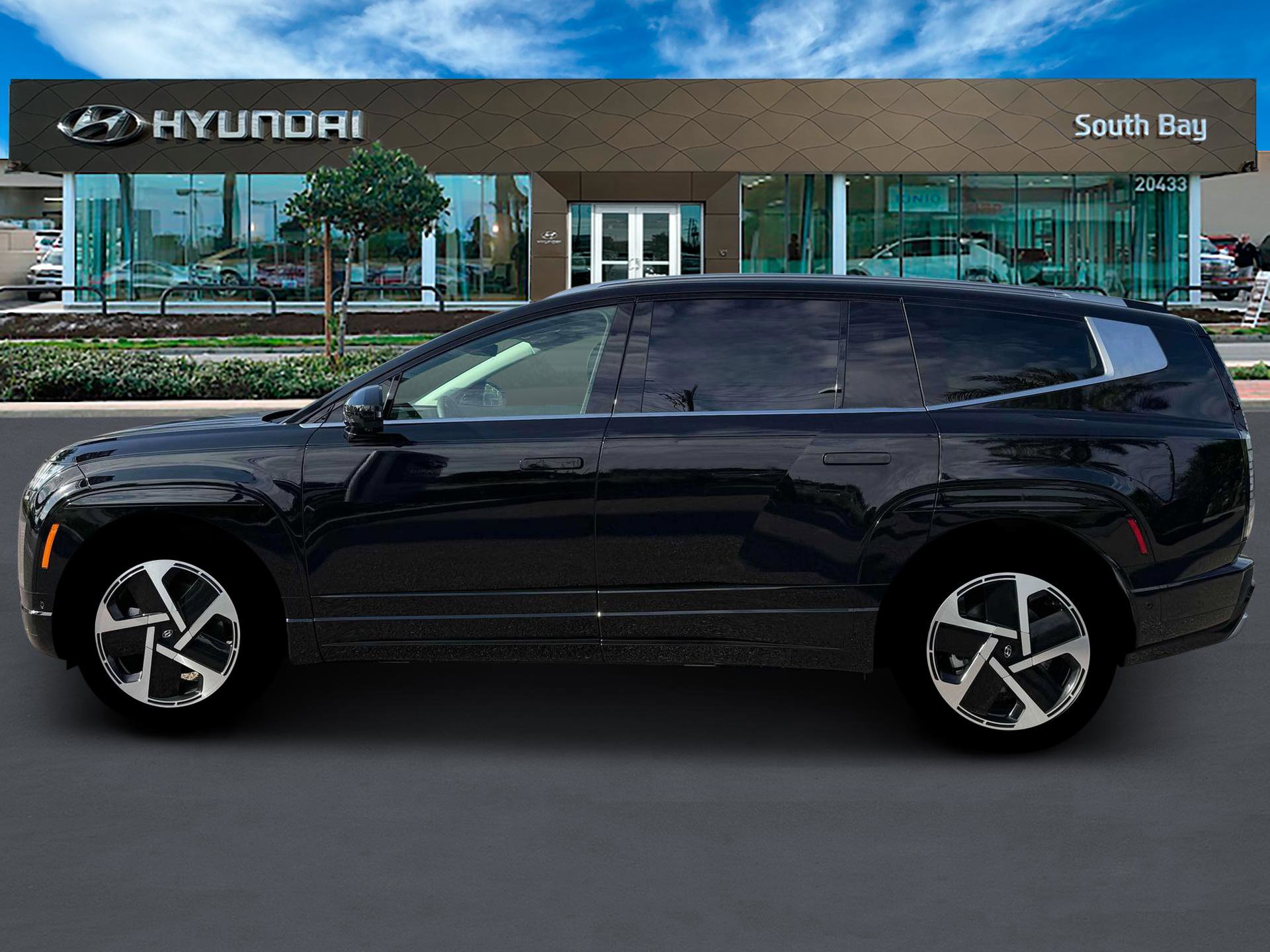 New 2026 Hyundai Ioniq 9 Limited image 3