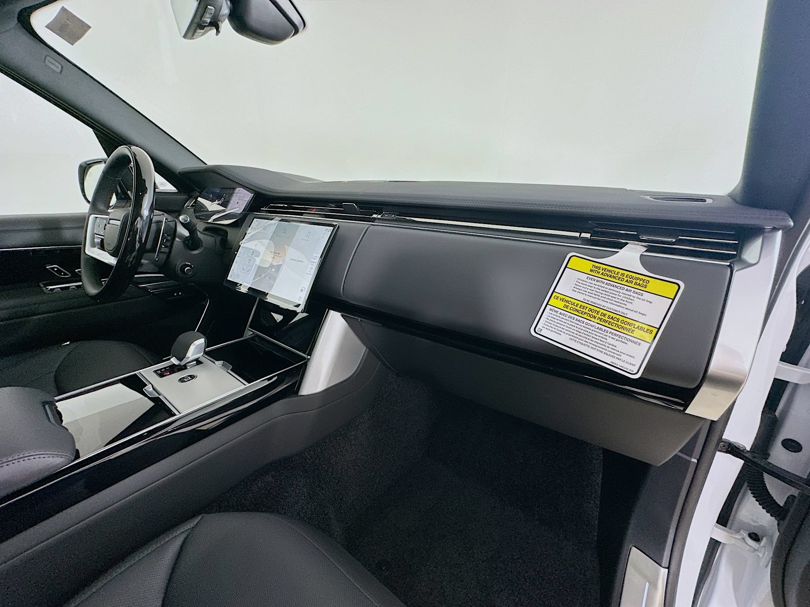 New 2026 Land Rover Range Rover Long Wheelbase SE AWD/4WD image 45