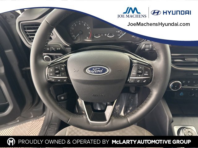 Used 2022 Ford Escape SE w/ SE Sport Appearance Package image 30