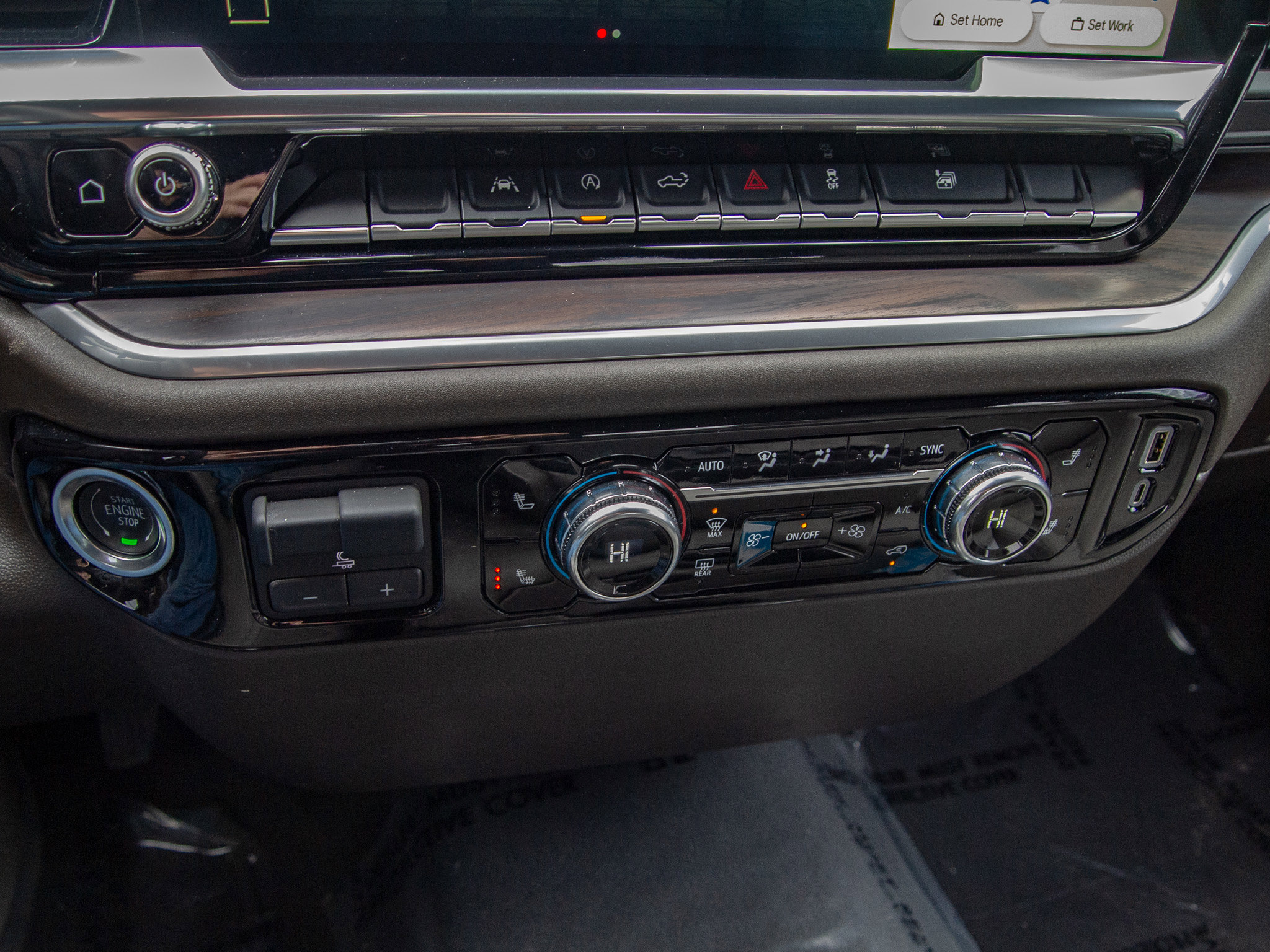 Used 2025 GMC Sierra 1500 SLT image 17