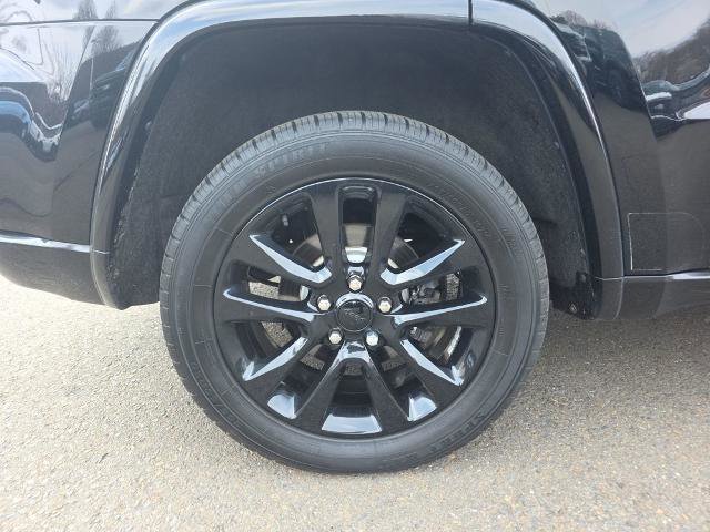 Used 2018 Jeep Grand Cherokee Altitude image 12