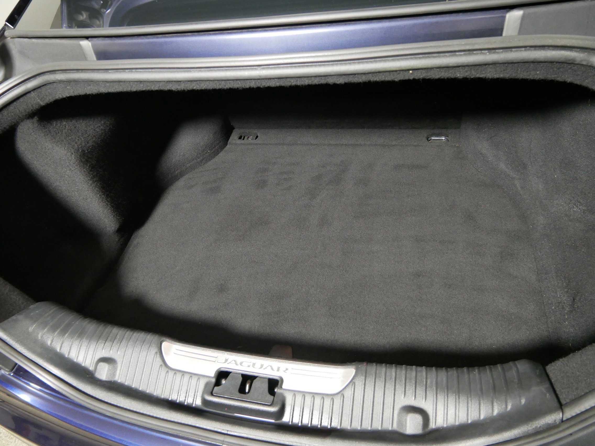 Used 2017 Jaguar XJ L Portfolio image 18