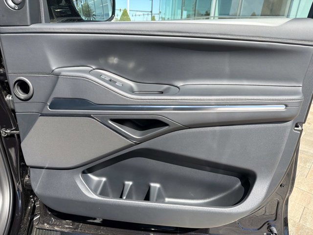 New 2026 Lincoln Navigator L Premier image 17