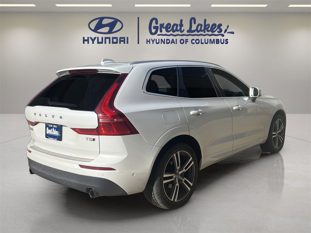 Used 2018 Volvo XC60 T5 Momentum w/ Vision Package image 5