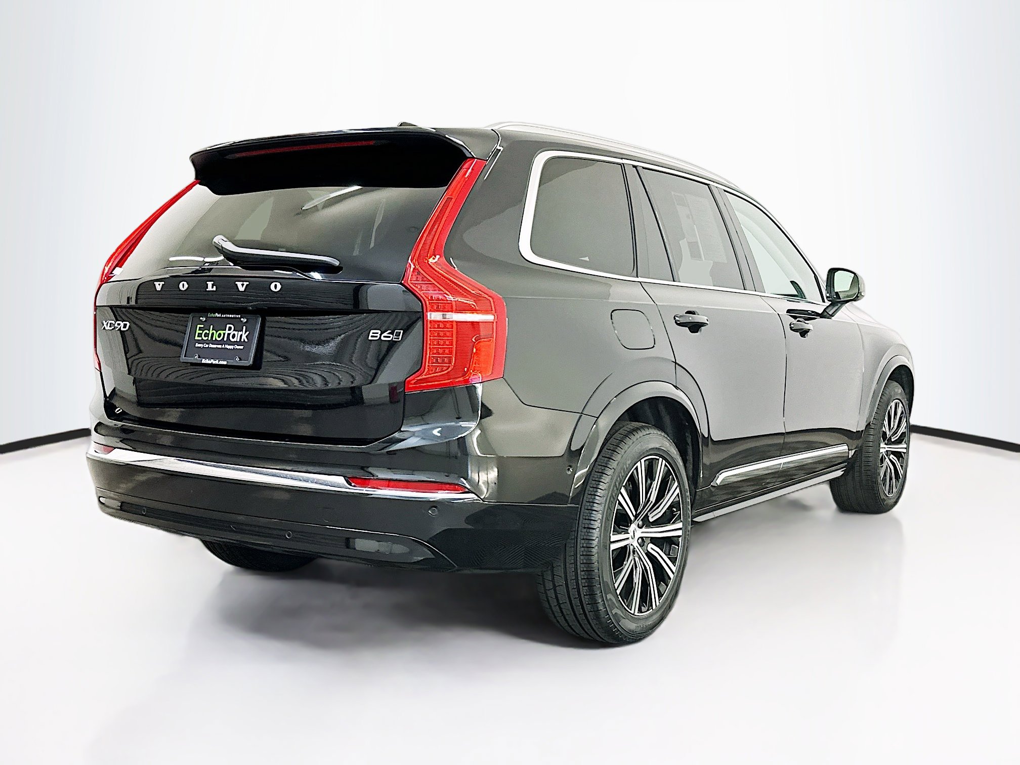 Used 2025 Volvo XC90 B6 Plus image 9