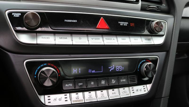 Used 2019 Hyundai Sonata Limited w/ Ultimate Package 04 FWD image 17