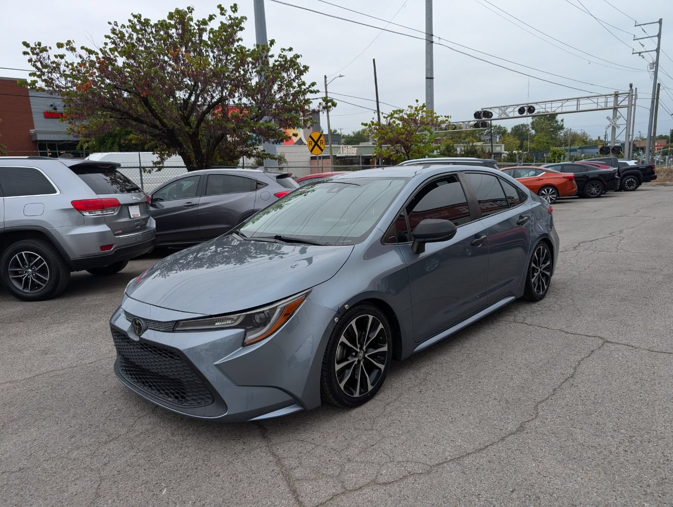 Used 2020 Toyota Corolla LE FWD image 3