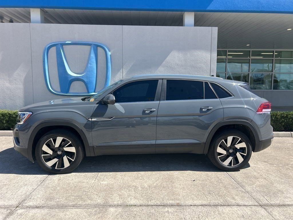 Used 2024 Volkswagen Atlas Cross Sport SE image 5