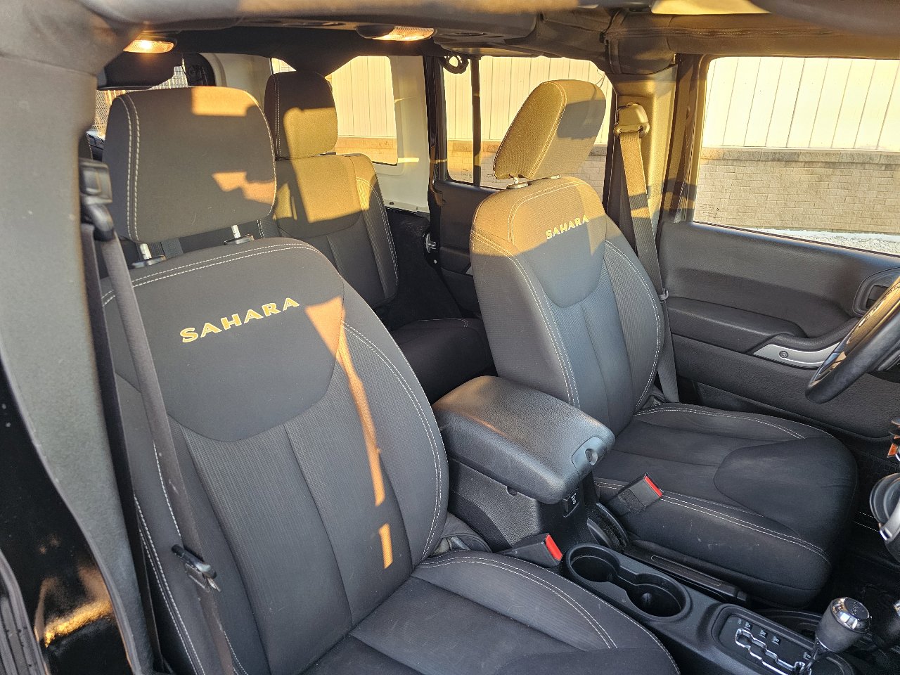 Used 2015 Jeep Wrangler Unlimited Sahara w/ Connectivity Group image 20