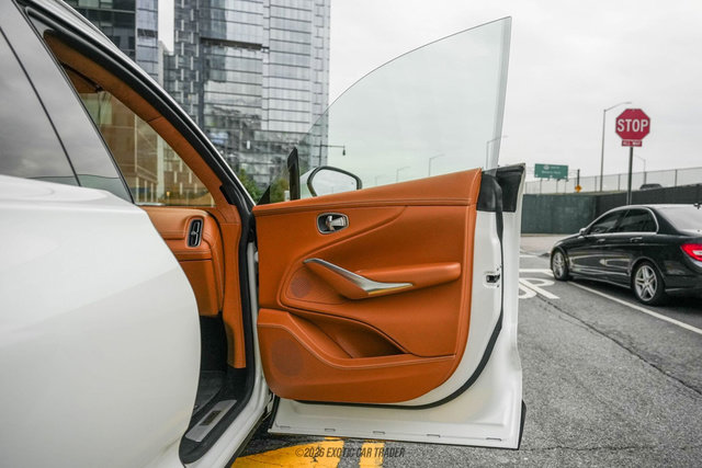 Used 2021 Aston Martin DBX image 49