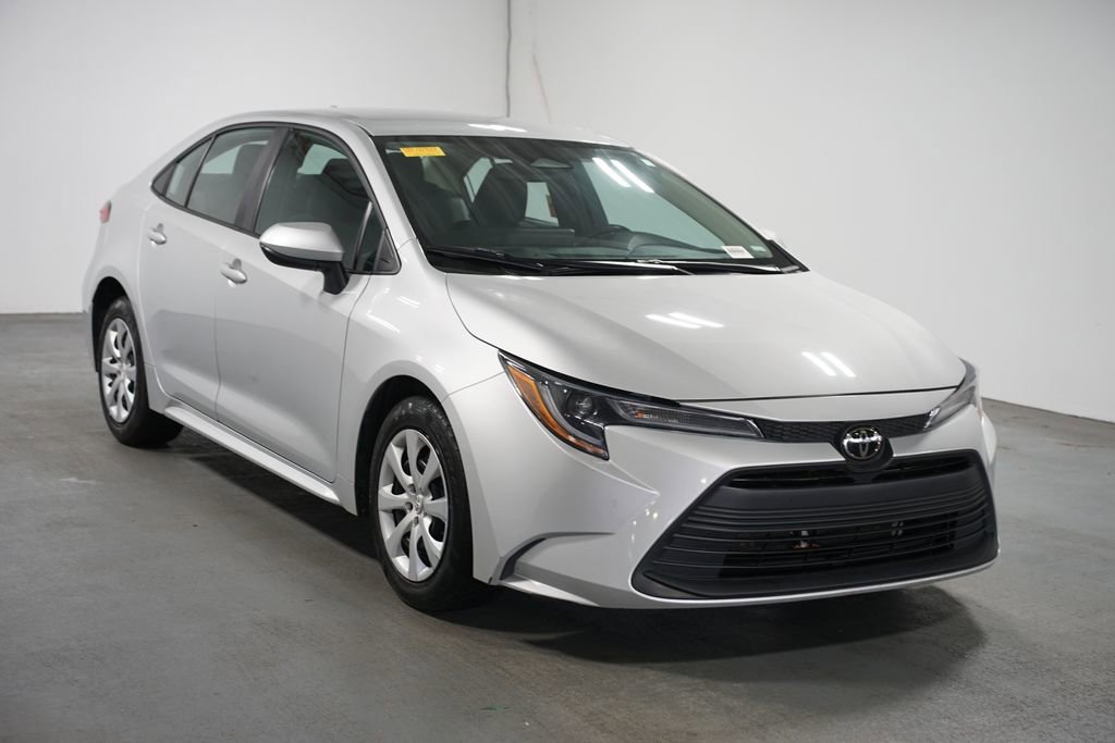 Certified 2024 Toyota Corolla LE image 3