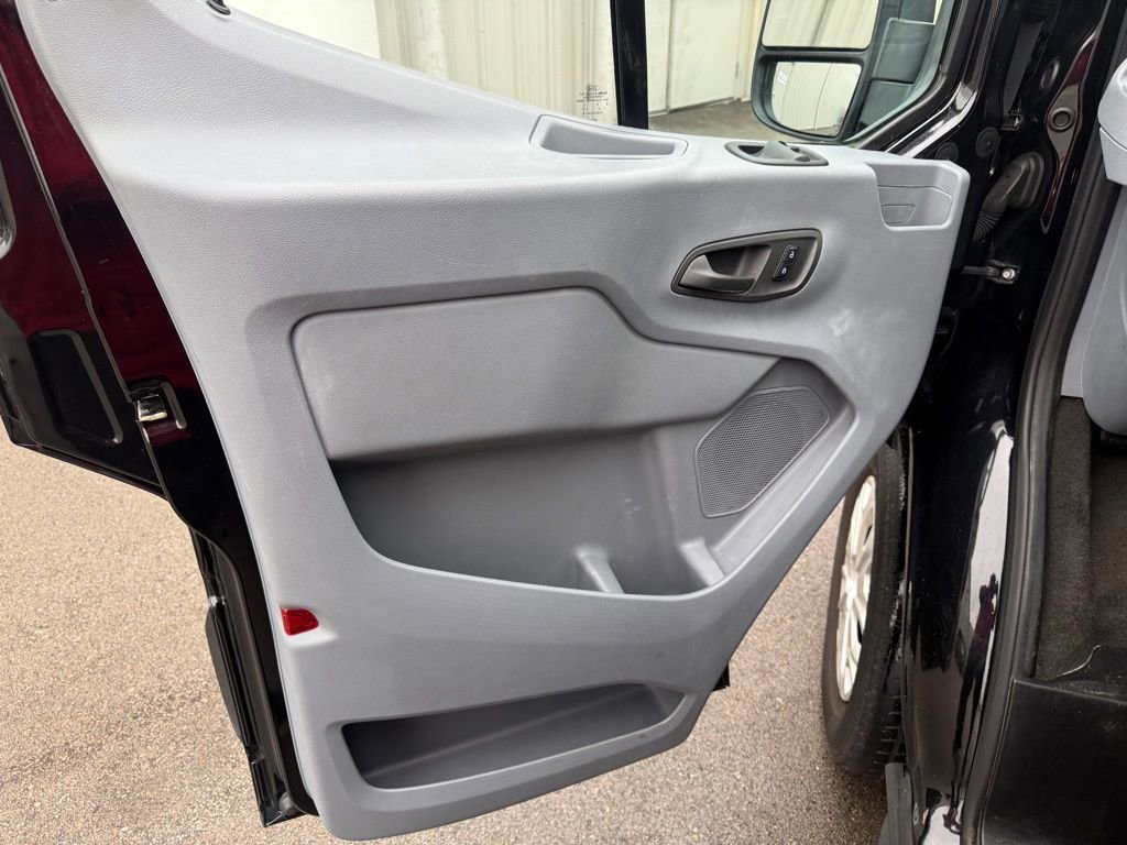 Used 2019 Ford Transit 350 XLT image 6