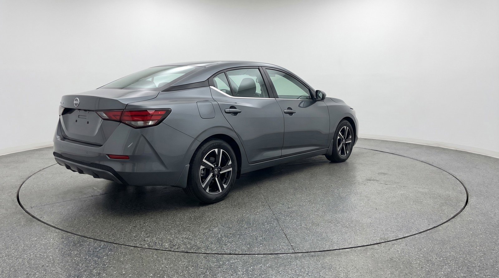 Used 2025 Nissan Sentra SV FWD image 9