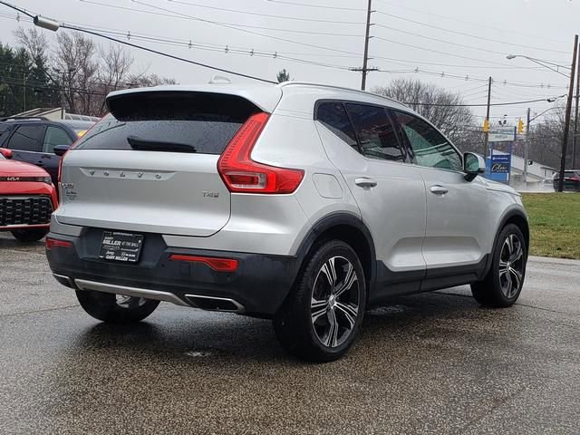 Used 2019 Volvo XC40 T4 Inscription image 3