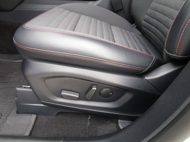 Used 2025 Ford Explorer ST-Line AWD/4WD image 16