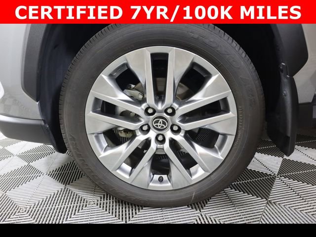 Used 2025 Toyota RAV4 Limited image 28