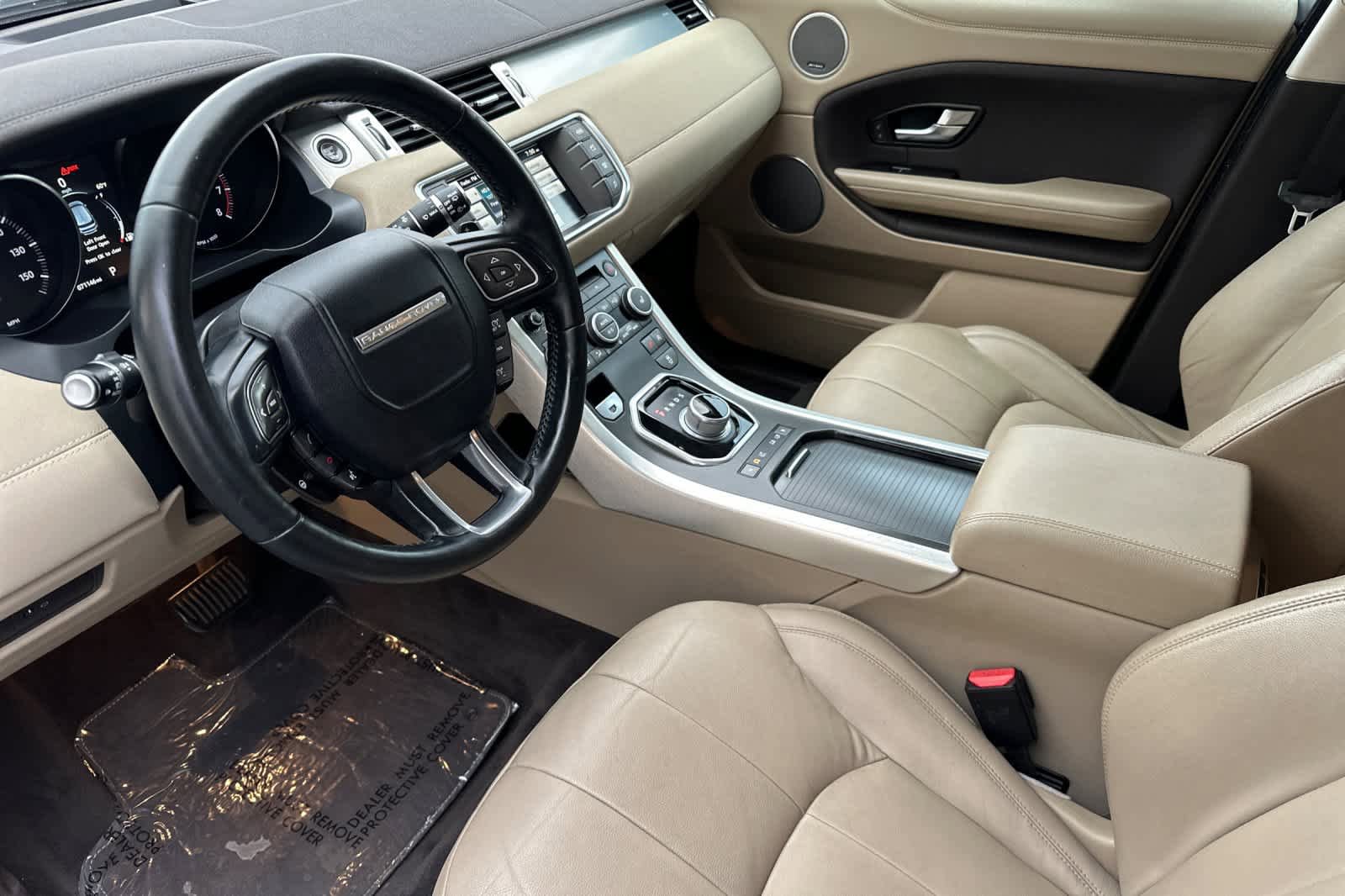Used 2016 Land Rover Range Rover Evoque SE image 11