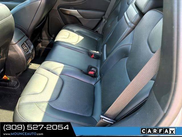 Used 2019 Jeep Cherokee Limited AWD/4WD image 5