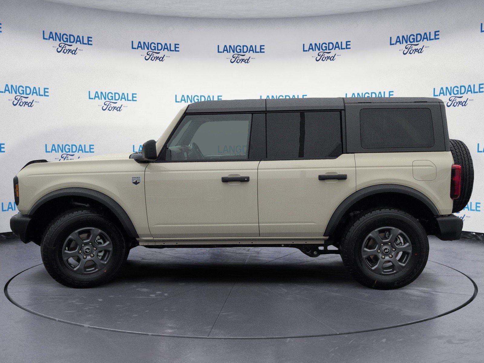 New 2025 Ford Bronco Big Bend image 9