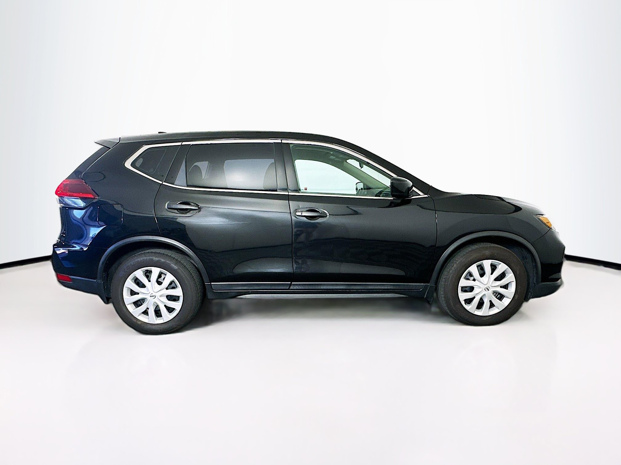 Used 2020 Nissan Rogue S FWD image 10