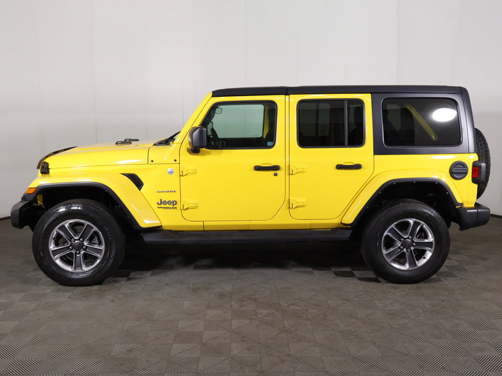 Used 2021 Jeep Wrangler Unlimited Sahara w/ Dual Top Group AWD/4WD image 14