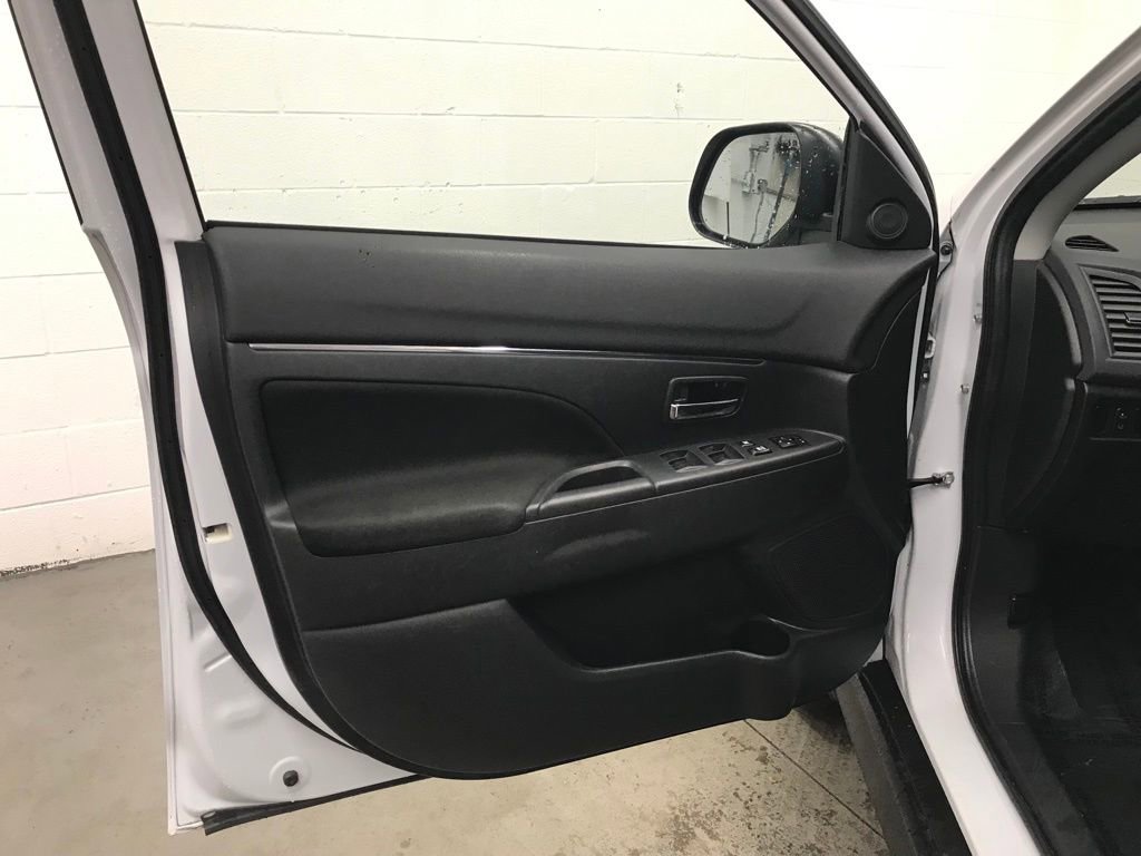 Used 2022 Mitsubishi Outlander Sport ES image 9