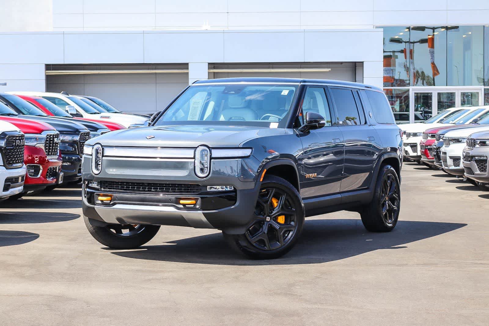 Used 2023 Rivian R1S Launch Edition AWD/4WD image 1