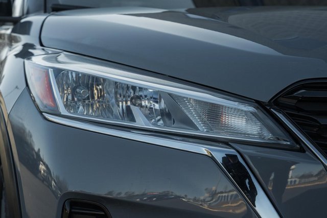 Used 2024 Nissan Kicks SV image 15