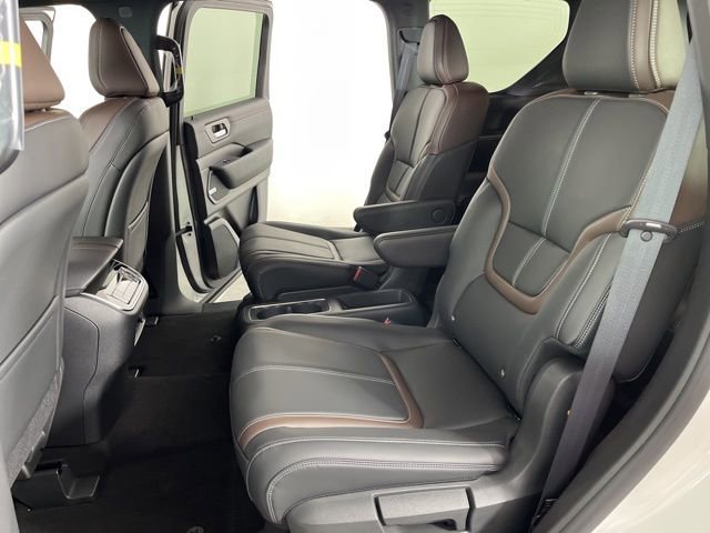 New 2026 Nissan Armada SL w/ Captain's Chari Seat Package image 41