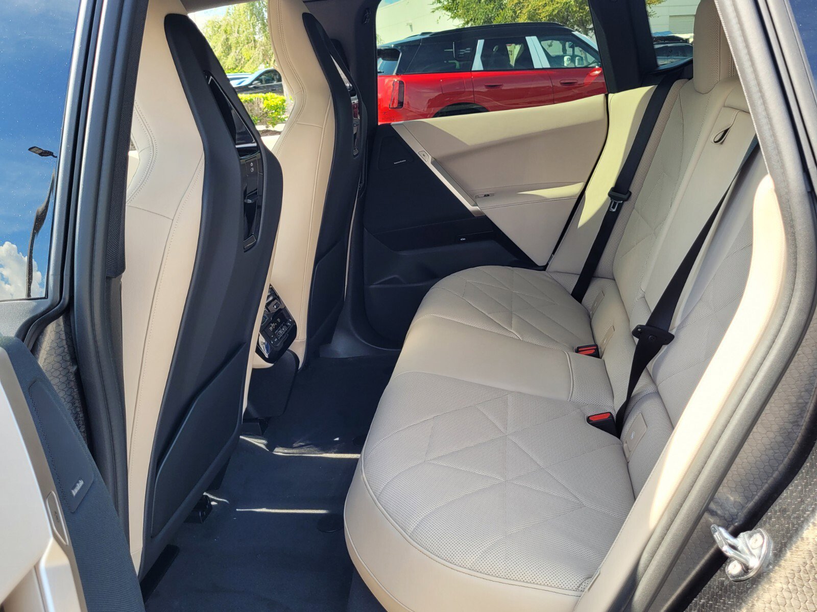 New 2026 BMW iX xDrive45 w/ Climate Comfort Package image 11