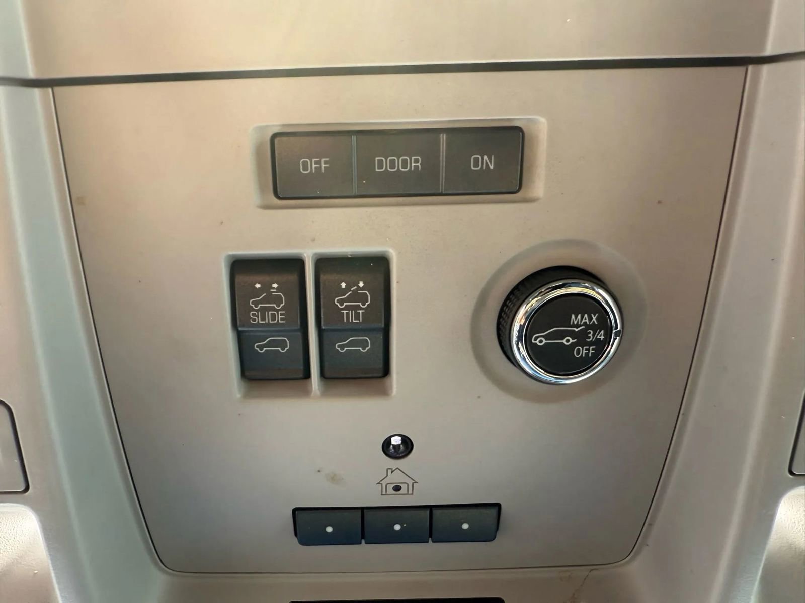 Used 2019 GMC Yukon XL SLT image 30