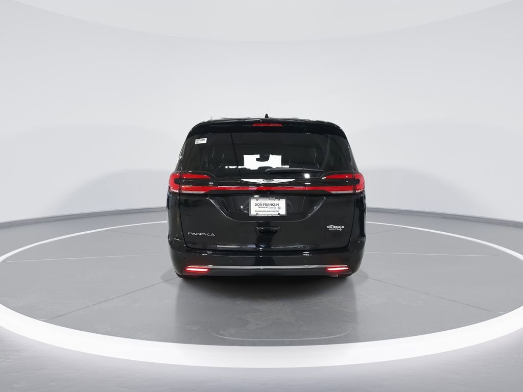 New 2026 Chrysler Pacifica Select image 7