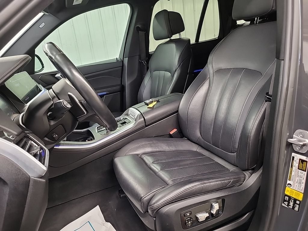 Used 2022 BMW X5 xDrive40i AWD/4WD image 3