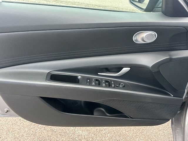 Certified 2024 Hyundai Elantra SE FWD image 16