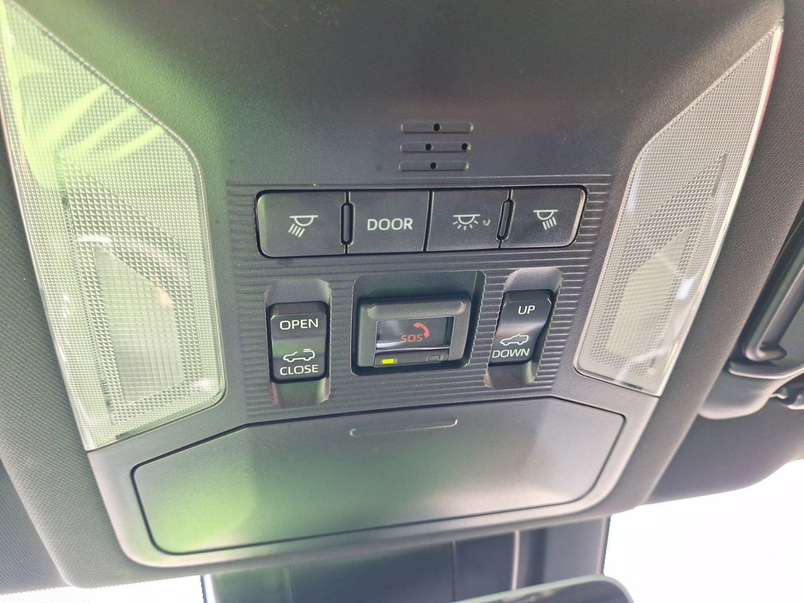 Used 2025 Toyota RAV4 XSE AWD/4WD image 28