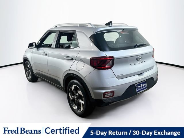 Certified 2021 Hyundai Venue SEL FWD image 8