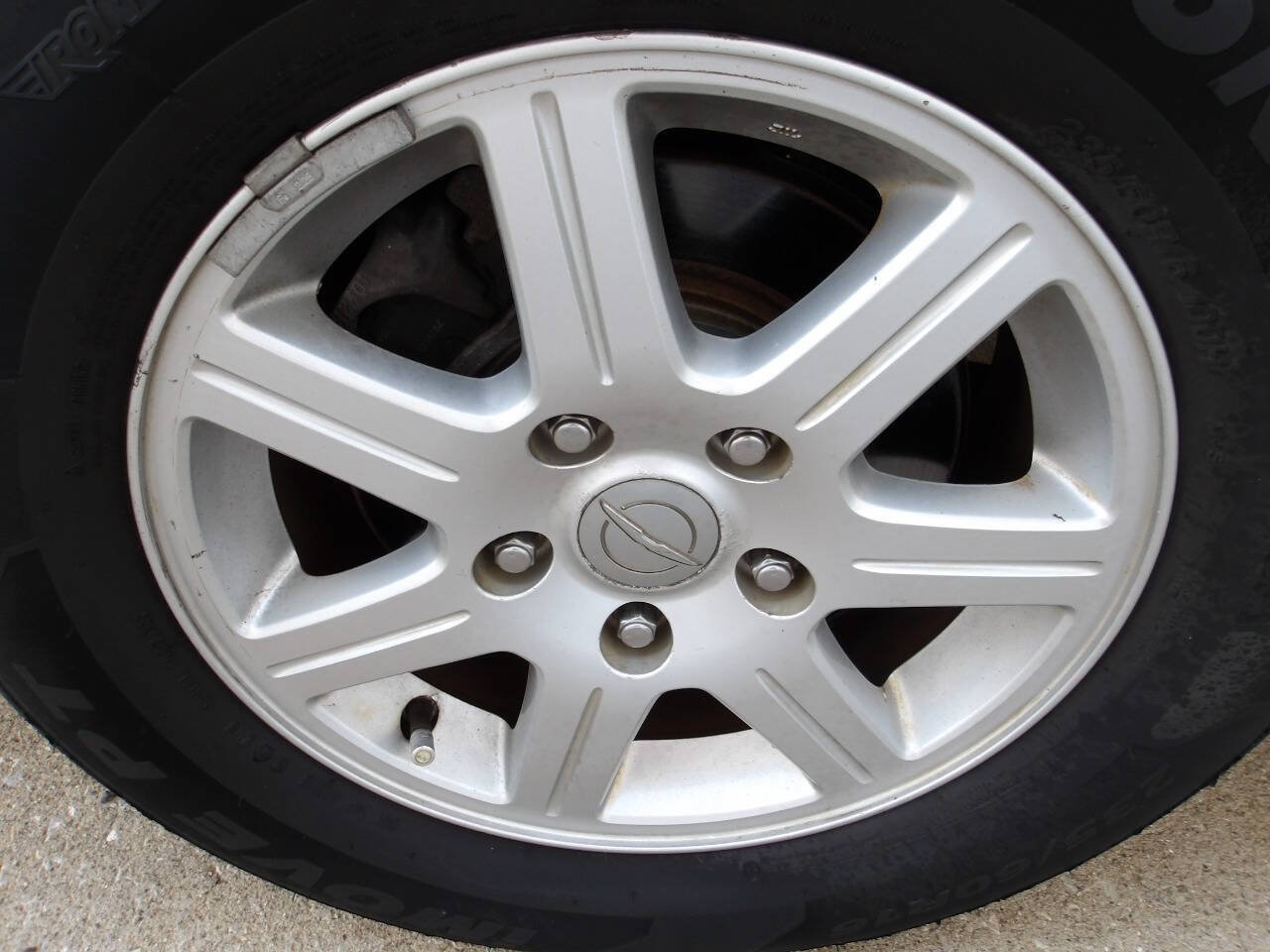 Used 2011 Chrysler Town & Country Touring FWD image 27