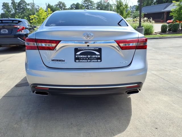 Used 2018 Toyota Avalon XLE Premium FWD image 3