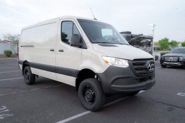 Used 2025 Mercedes-Benz Sprinter 2500 image 3