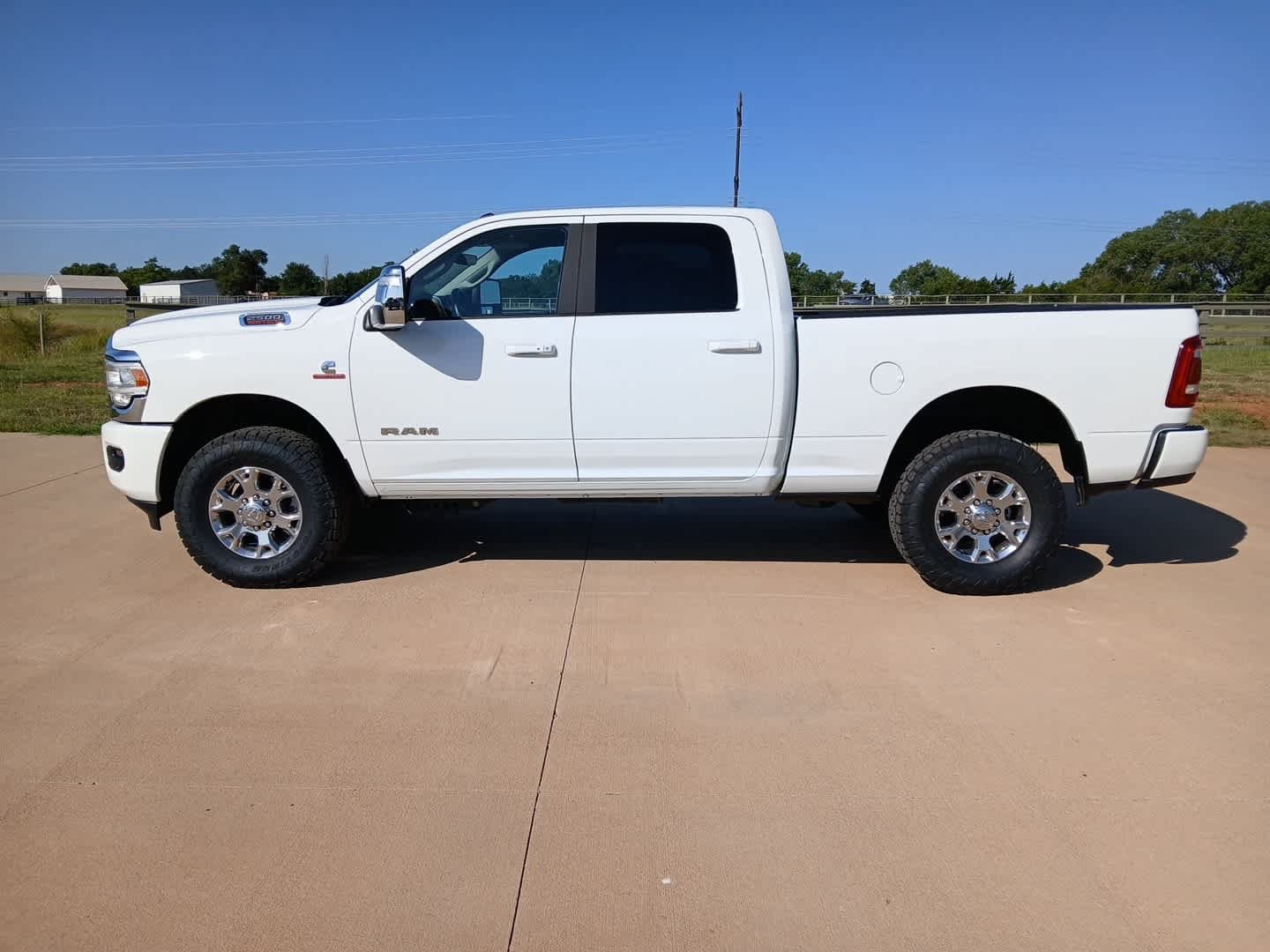 Used 2024 RAM 2500 Laramie w/ Safety Group AWD/4WD image 2