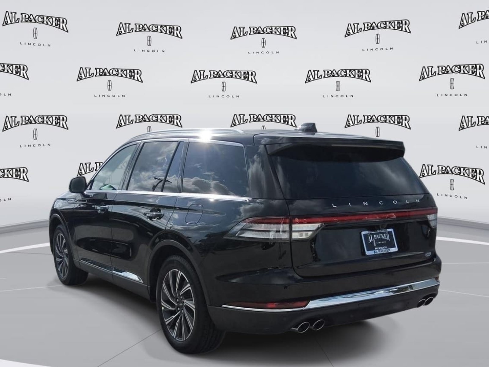 New 2026 Lincoln Aviator 2WD image 3
