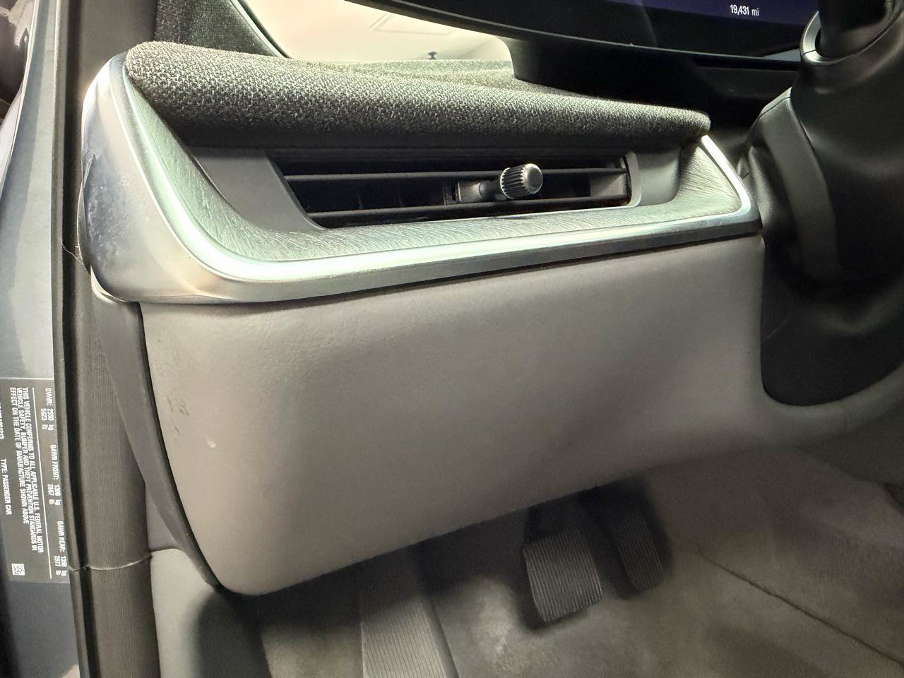 Used 2025 Lucid Air Pure RWD image 16