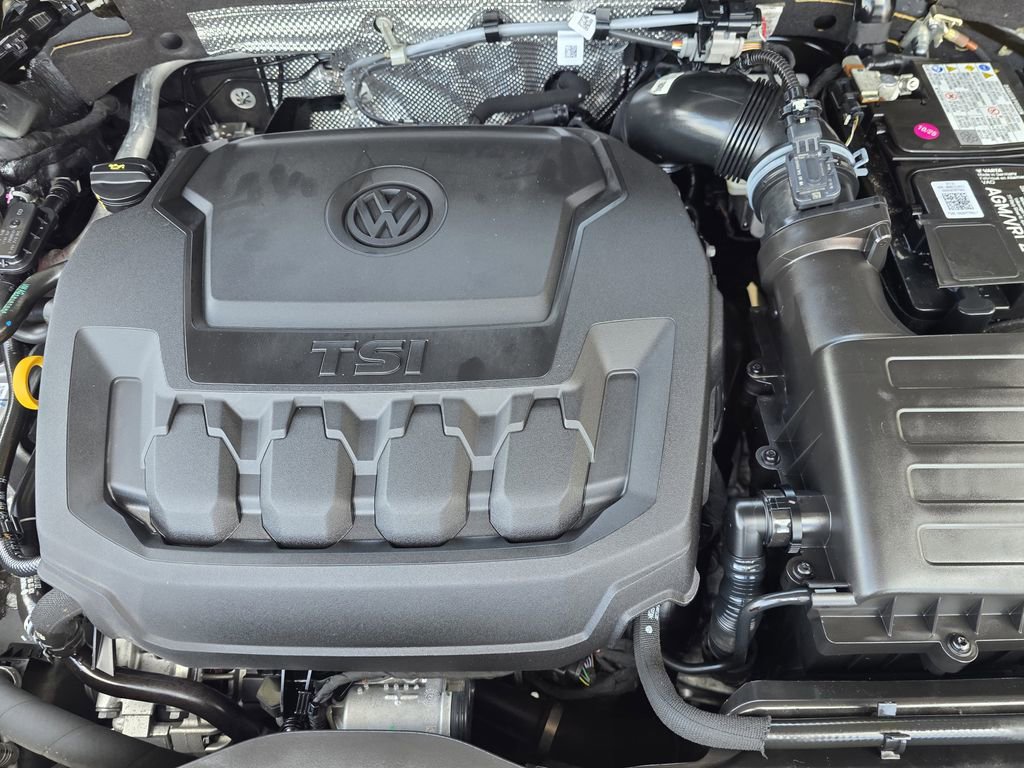 Used 2024 Volkswagen Tiguan SE R-Line FWD image 23