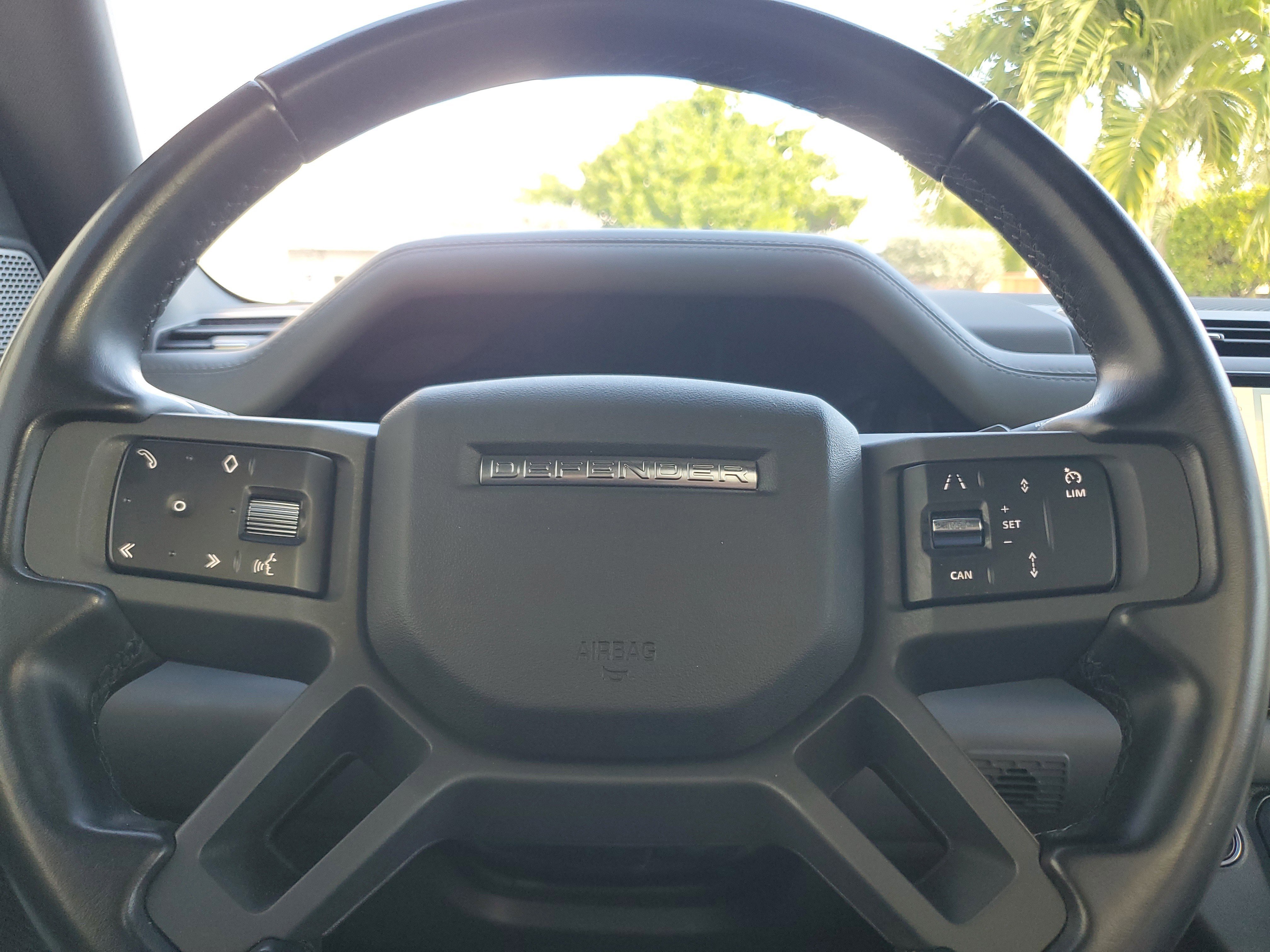 Used 2023 Land Rover Defender 130 X-Dynamic SE image 24