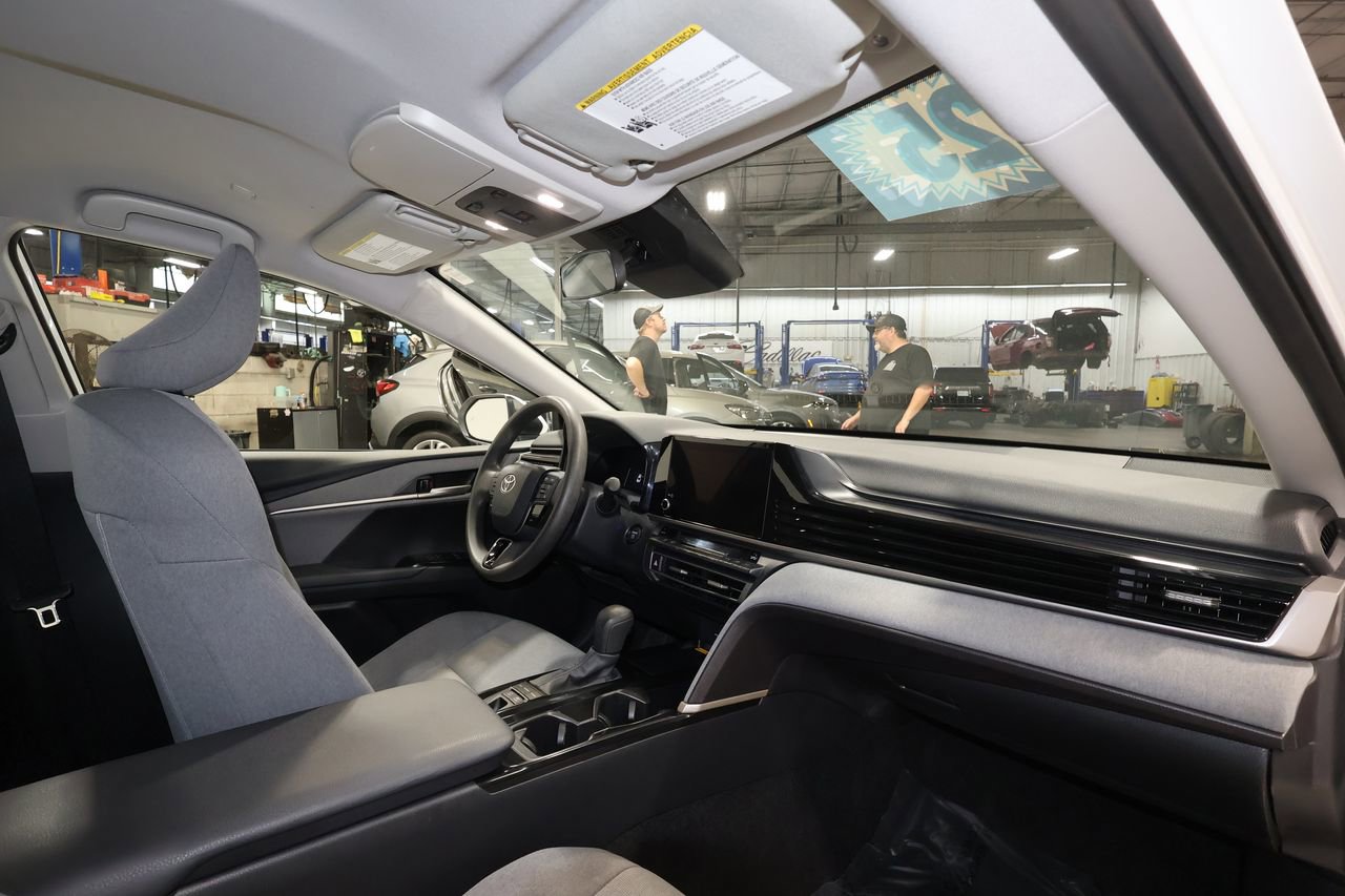 Used 2025 Toyota Camry LE image 27