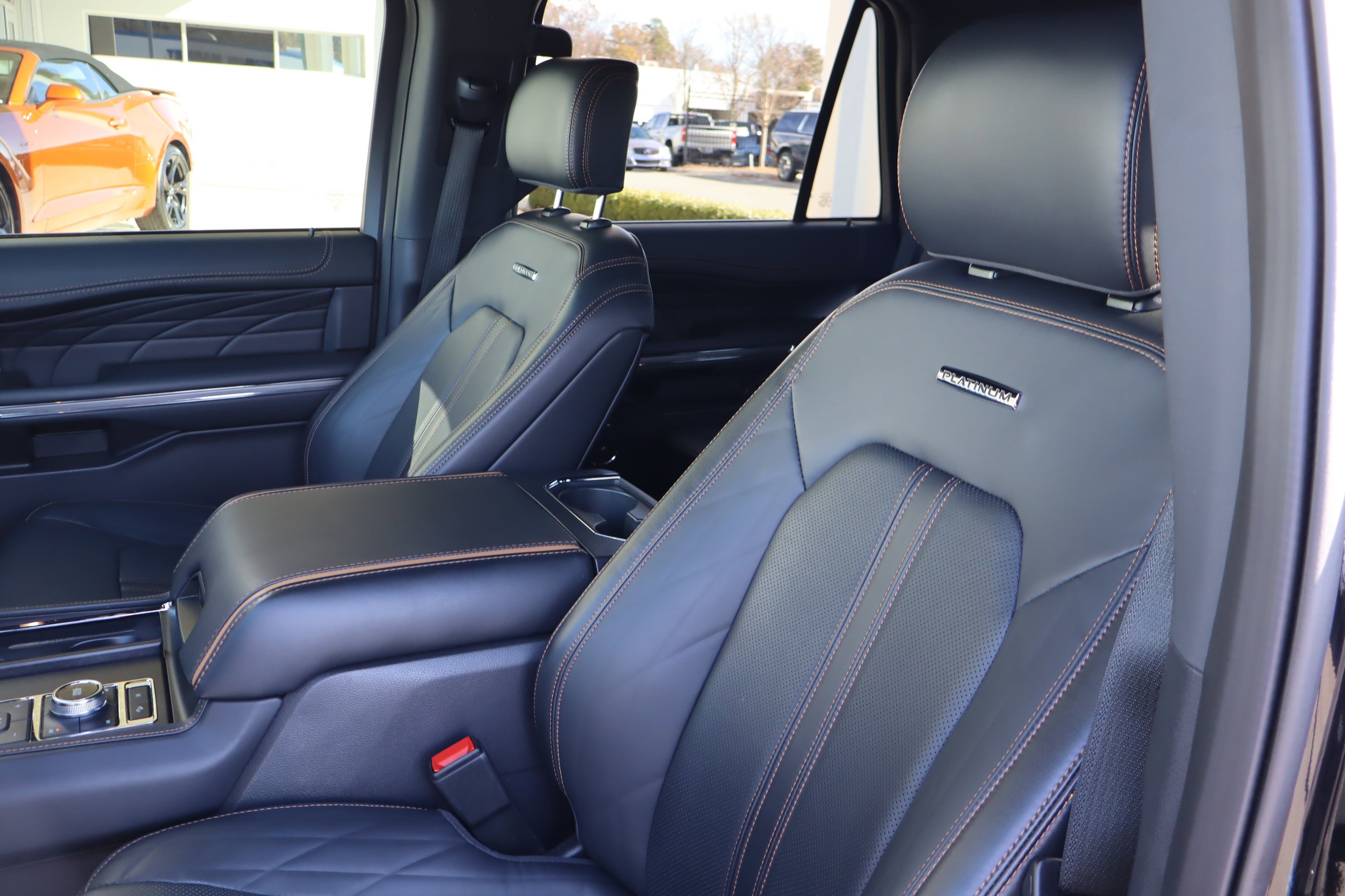 Used 2024 Ford Expedition Platinum image 20