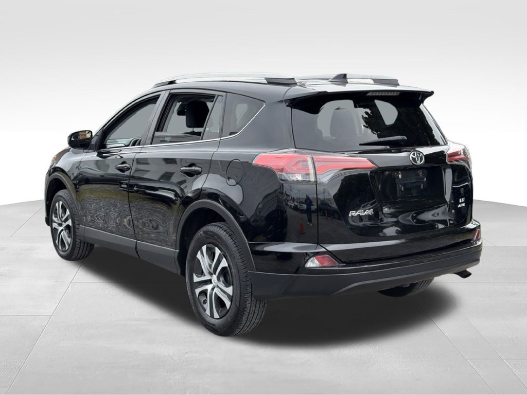 Used 2018 Toyota RAV4 LE w/ All Weather Liner Package AWD/4WD image 5