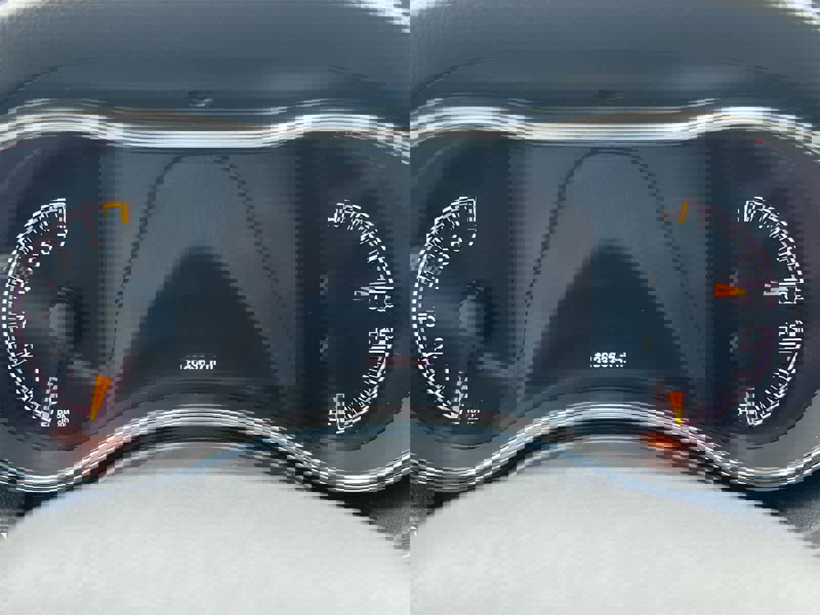 Used 2018 Jeep Grand Cherokee Laredo image 31